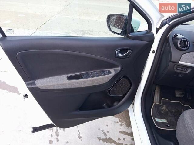 Рено Зое 2020 в Ходорів на Automoto.ua Белый Рено Зое, объемом двигателя 0 л и пробегом 46 тыс. км за 12800 $, фото 29 на Automoto.ua