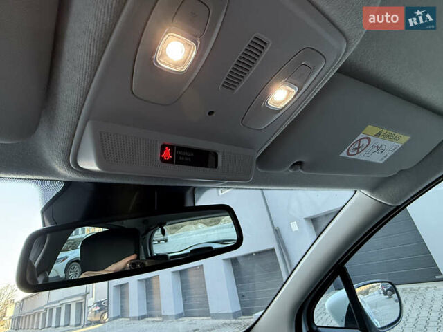 Білий Рено Зое, об'ємом двигуна 0 л та пробігом 23 тис. км за 13150 $, фото 46 на Automoto.ua