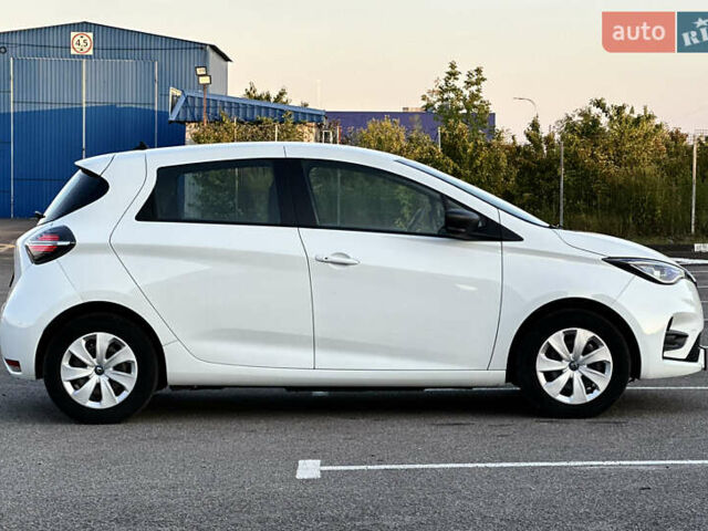 Белый Рено Зое, объемом двигателя 0 л и пробегом 24 тыс. км за 11950 $, фото 3 на Automoto.ua