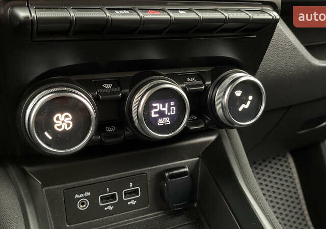 Белый Рено Зое, объемом двигателя 0 л и пробегом 47 тыс. км за 12499 $, фото 45 на Automoto.ua