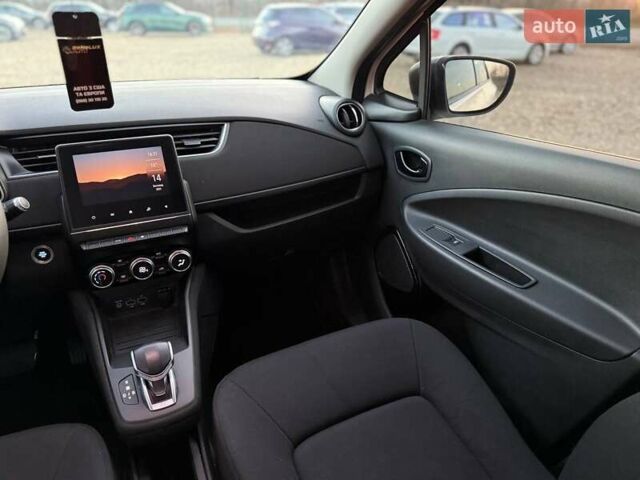 Белый Рено Зое, объемом двигателя 0 л и пробегом 92 тыс. км за 11499 $, фото 20 на Automoto.ua