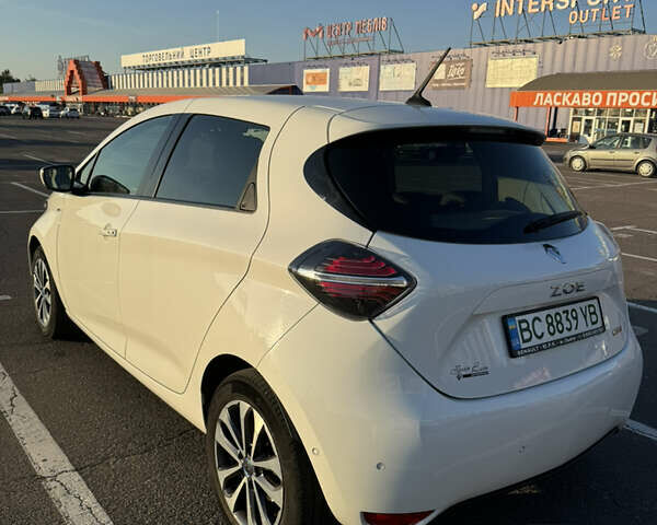 Белый Рено Зое, объемом двигателя 0 л и пробегом 74 тыс. км за 13499 $, фото 40 на Automoto.ua