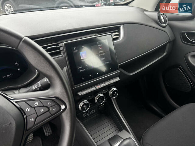 Белый Рено Зое, объемом двигателя 0 л и пробегом 41 тыс. км за 11600 $, фото 27 на Automoto.ua