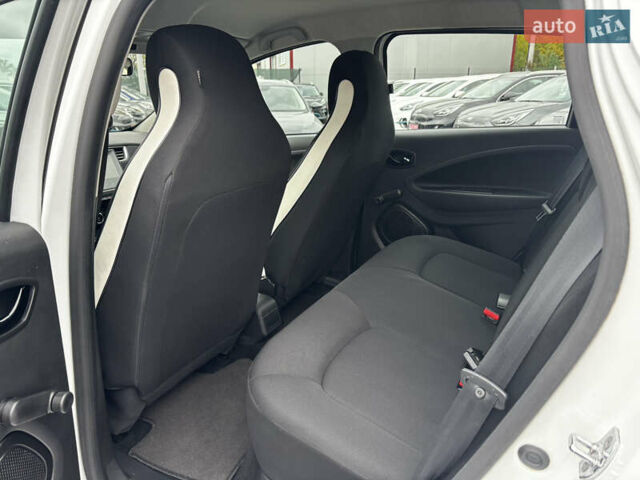 Белый Рено Зое, объемом двигателя 0 л и пробегом 41 тыс. км за 11600 $, фото 20 на Automoto.ua