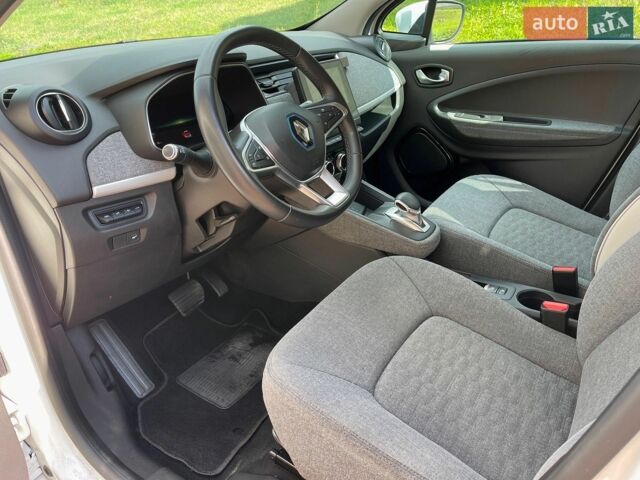 Белый Рено Зое, объемом двигателя 0 л и пробегом 62 тыс. км за 13800 $, фото 18 на Automoto.ua