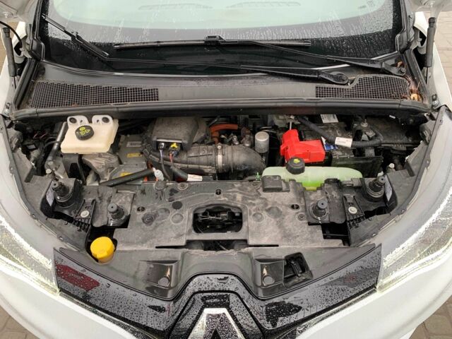 Білий Рено Зое, об'ємом двигуна 0 л та пробігом 47 тис. км за 12499 $, фото 23 на Automoto.ua