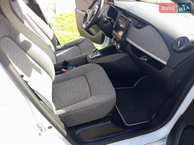 Рено Зое 2020 в Ходорів на Automoto.ua Белый Рено Зое, объемом двигателя 0 л и пробегом 46 тыс. км за 12800 $, фото 1 на Automoto.ua