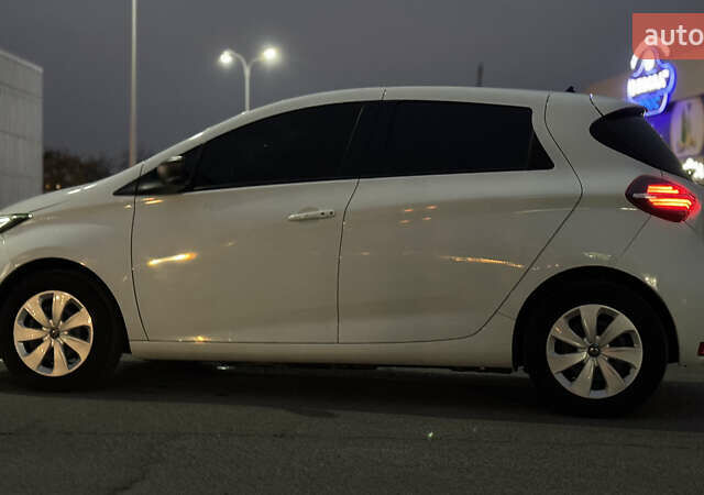 Белый Рено Зое, объемом двигателя 0 л и пробегом 44 тыс. км за 12950 $, фото 10 на Automoto.ua
