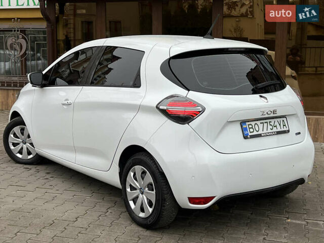 Белый Рено Зое, объемом двигателя 0 л и пробегом 31 тыс. км за 11999 $, фото 11 на Automoto.ua
