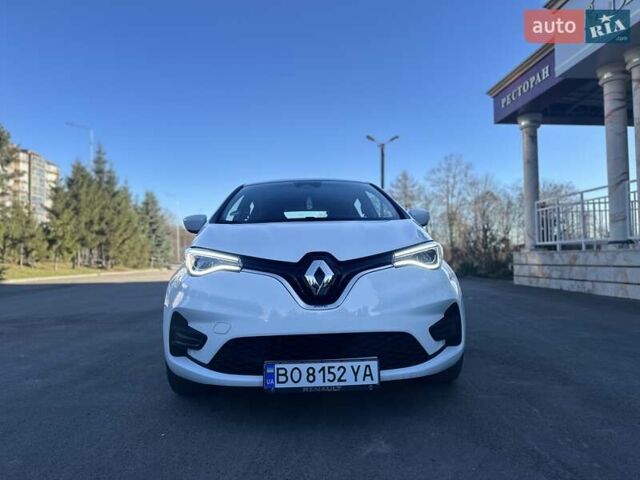 Белый Рено Зое, объемом двигателя 0 л и пробегом 83 тыс. км за 11999 $, фото 50 на Automoto.ua