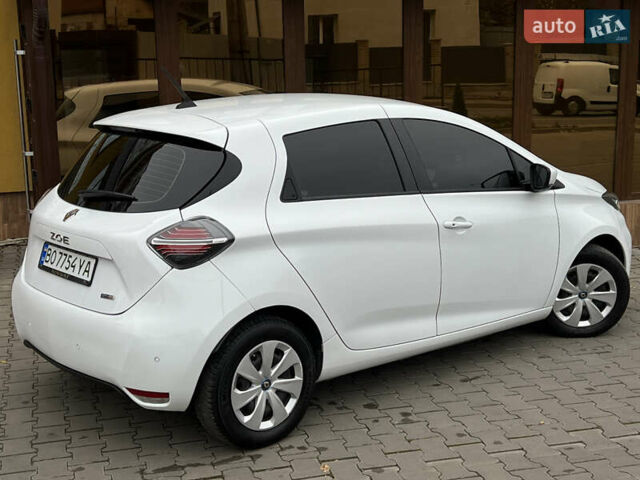 Белый Рено Зое, объемом двигателя 0 л и пробегом 31 тыс. км за 11999 $, фото 21 на Automoto.ua