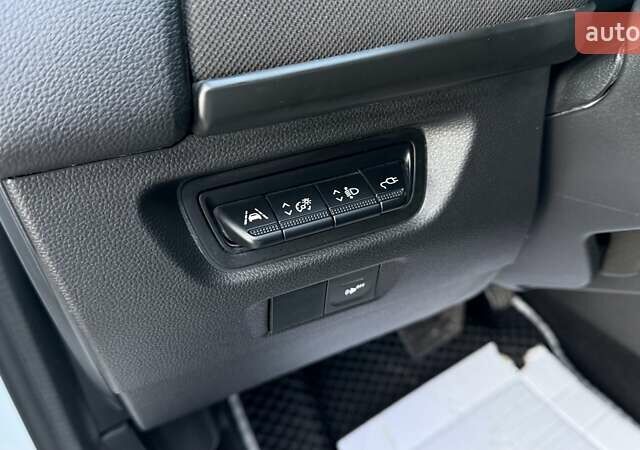 Белый Рено Зое, объемом двигателя 0 л и пробегом 124 тыс. км за 12499 $, фото 17 на Automoto.ua