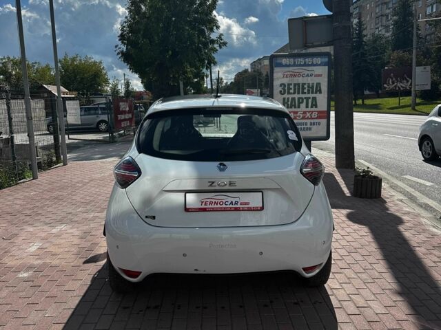 Белый Рено Зое, объемом двигателя 0 л и пробегом 165 тыс. км за 8990 $, фото 7 на Automoto.ua