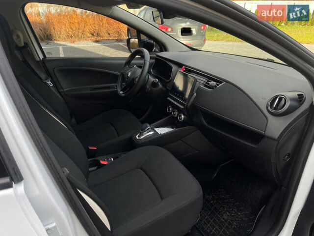 Білий Рено Зое, об'ємом двигуна 0 л та пробігом 128 тис. км за 11690 $, фото 20 на Automoto.ua