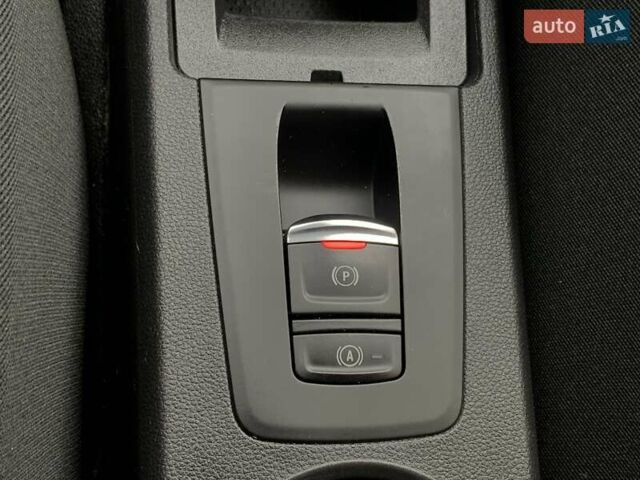 Белый Рено Зое, объемом двигателя 0 л и пробегом 44 тыс. км за 12499 $, фото 47 на Automoto.ua