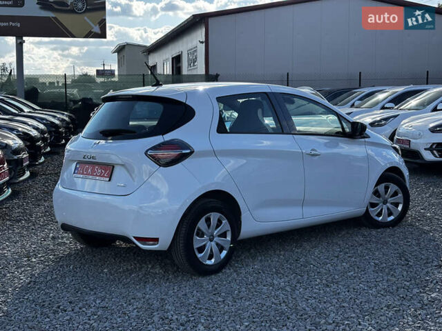 Белый Рено Зое, объемом двигателя 0 л и пробегом 30 тыс. км за 11900 $, фото 1 на Automoto.ua
