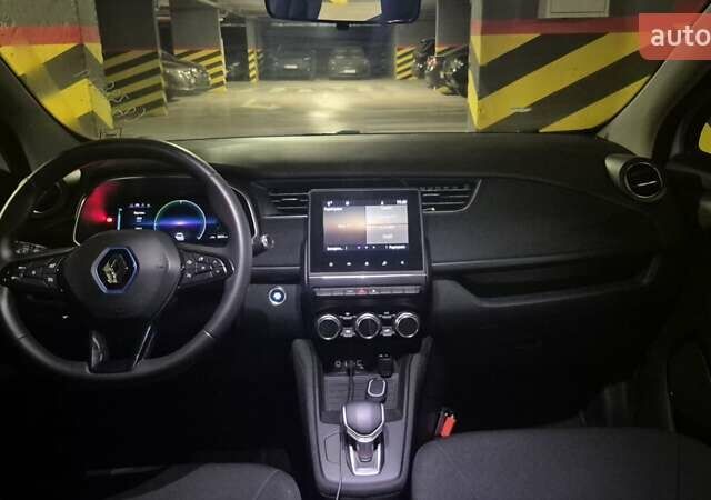 Білий Рено Зое, об'ємом двигуна 0 л та пробігом 35 тис. км за 12300 $, фото 6 на Automoto.ua