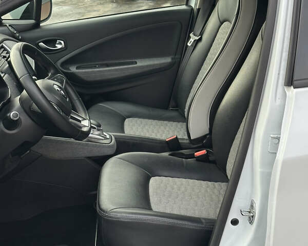 Білий Рено Зое, об'ємом двигуна 0 л та пробігом 36 тис. км за 12400 $, фото 25 на Automoto.ua