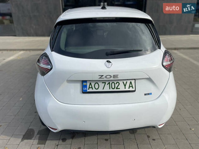 Белый Рено Зое, объемом двигателя 0 л и пробегом 106 тыс. км за 12299 $, фото 18 на Automoto.ua
