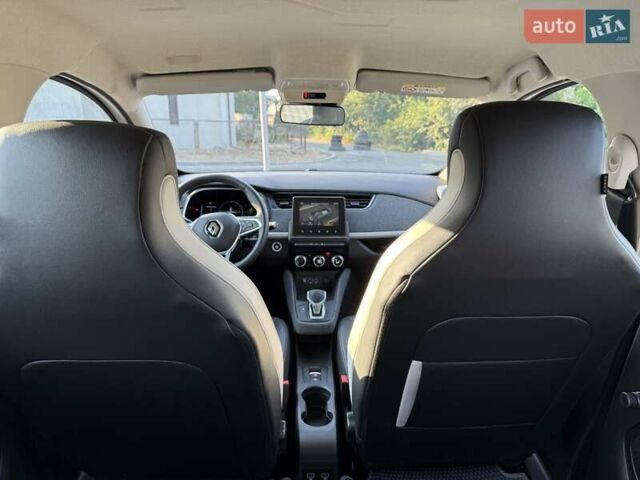 Білий Рено Зое, об'ємом двигуна 0 л та пробігом 70 тис. км за 11800 $, фото 11 на Automoto.ua