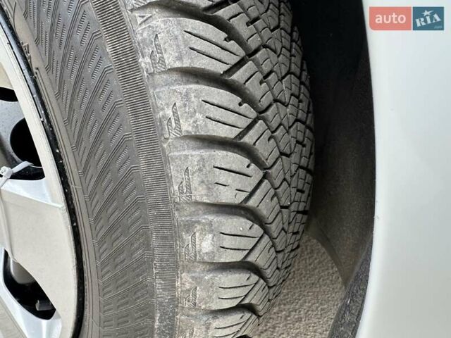 Рено Зое 2020 в Бердичеве на Automoto.ua Белый Рено Зое, объемом двигателя 0 л и пробегом 25 тыс. км за 13400 $, фото 15 на Automoto.ua