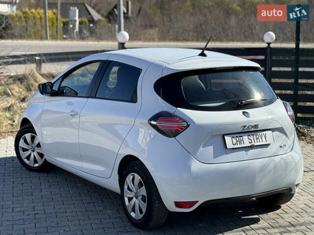 Белый Рено Зое, объемом двигателя 0 л и пробегом 105 тыс. км за 11900 $, фото 7 на Automoto.ua