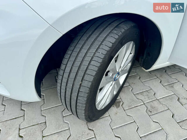 Белый Рено Зое, объемом двигателя 0 л и пробегом 70 тыс. км за 12999 $, фото 30 на Automoto.ua