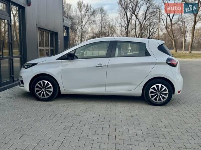 Белый Рено Зое, объемом двигателя 0 л и пробегом 85 тыс. км за 11150 $, фото 48 на Automoto.ua