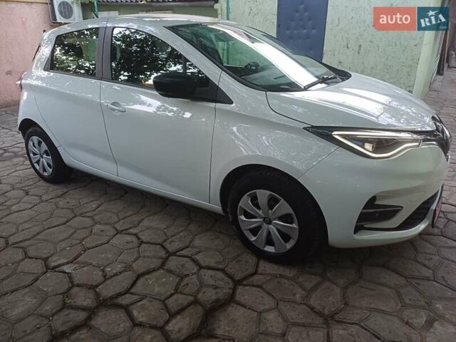 Білий Рено Зое, об'ємом двигуна 0 л та пробігом 28 тис. км за 11700 $, фото 5 на Automoto.ua