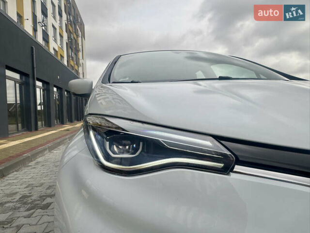 Белый Рено Зое, объемом двигателя 0 л и пробегом 70 тыс. км за 12999 $, фото 8 на Automoto.ua