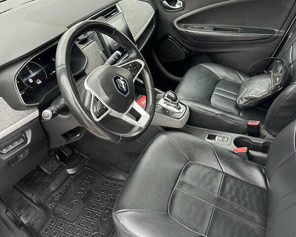 Белый Рено Зое, объемом двигателя 0 л и пробегом 88 тыс. км за 12300 $, фото 19 на Automoto.ua