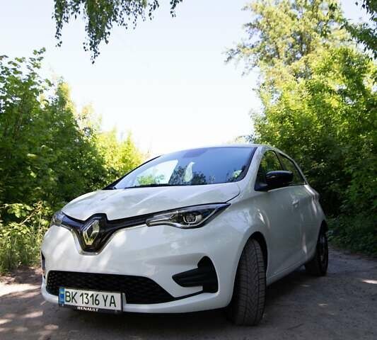 Белый Рено Зое, объемом двигателя 0 л и пробегом 34 тыс. км за 13300 $, фото 14 на Automoto.ua