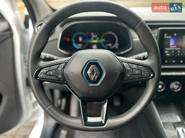 Белый Рено Зое, объемом двигателя 0 л и пробегом 28 тыс. км за 12500 $, фото 22 на Automoto.ua