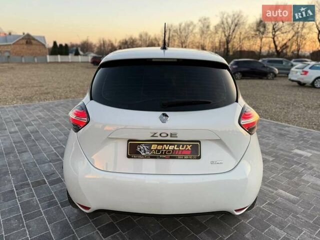 Белый Рено Зое, объемом двигателя 0 л и пробегом 92 тыс. км за 11499 $, фото 9 на Automoto.ua