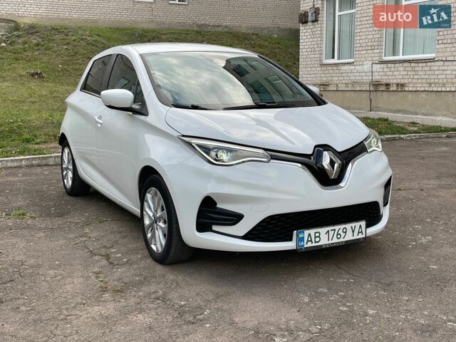 Белый Рено Зое, объемом двигателя 0 л и пробегом 62 тыс. км за 13800 $, фото 1 на Automoto.ua