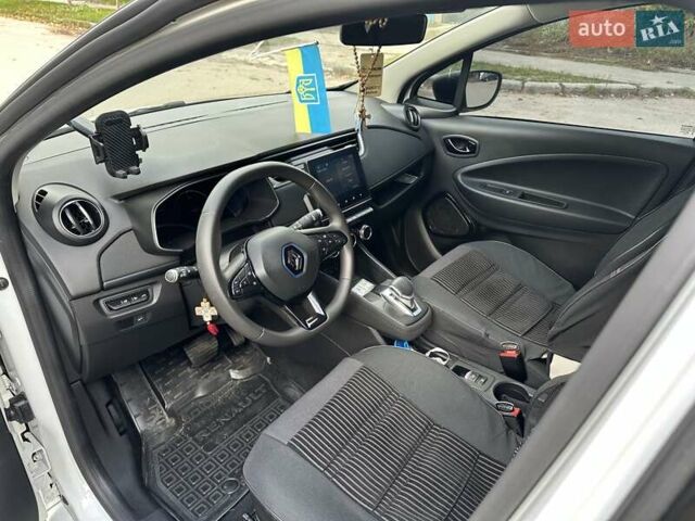 Рено Зое 2020 в Бердичеве на Automoto.ua Белый Рено Зое, объемом двигателя 0 л и пробегом 25 тыс. км за 13400 $, фото 9 на Automoto.ua