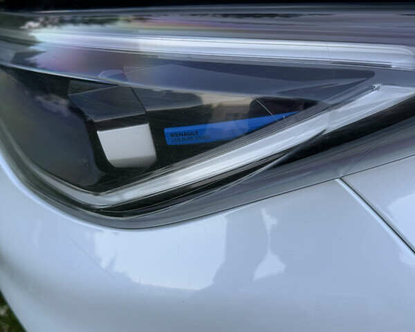 Білий Рено Зое, об'ємом двигуна 0 л та пробігом 102 тис. км за 11300 $, фото 1 на Automoto.ua