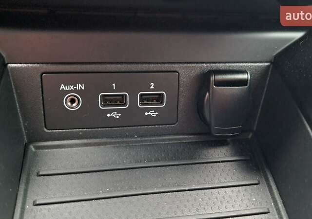 Білий Рено Зое, об'ємом двигуна 0 л та пробігом 78 тис. км за 11800 $, фото 43 на Automoto.ua