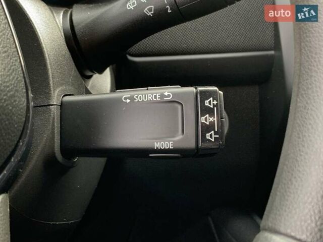 Белый Рено Зое, объемом двигателя 0 л и пробегом 66 тыс. км за 12499 $, фото 44 на Automoto.ua