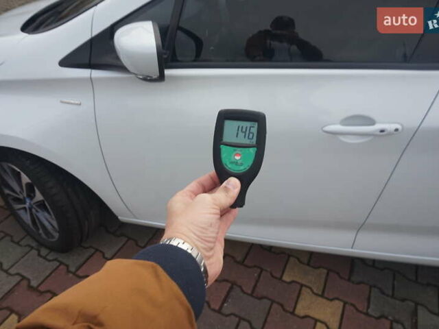 Белый Рено Зое, объемом двигателя 0 л и пробегом 122 тыс. км за 13000 $, фото 70 на Automoto.ua