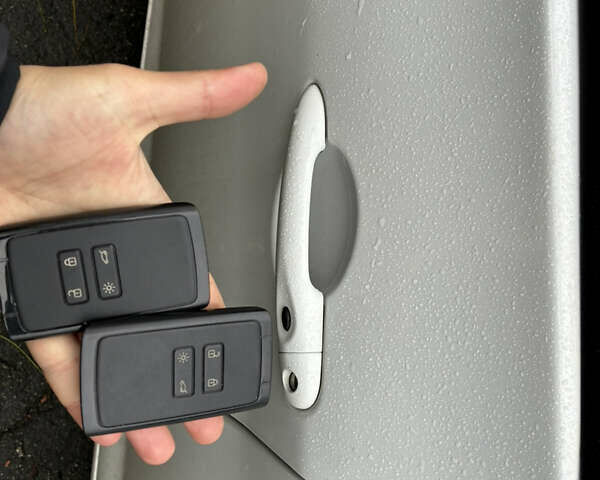 Білий Рено Зое, об'ємом двигуна 0 л та пробігом 20 тис. км за 12300 $, фото 12 на Automoto.ua