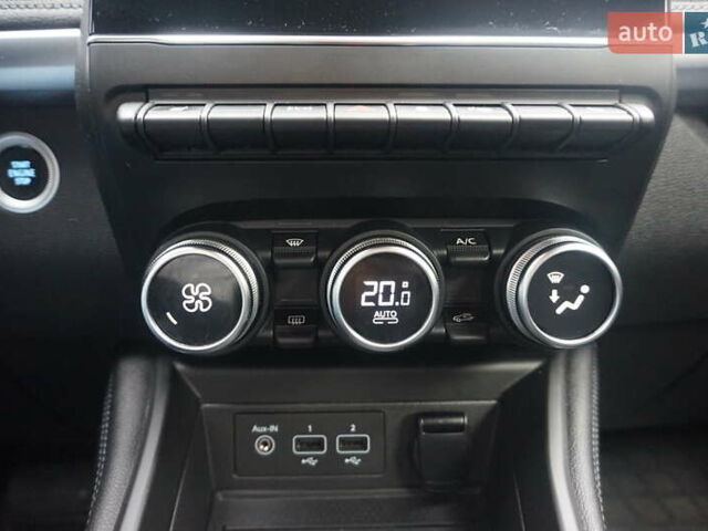 Белый Рено Зое, объемом двигателя 0 л и пробегом 122 тыс. км за 13000 $, фото 35 на Automoto.ua