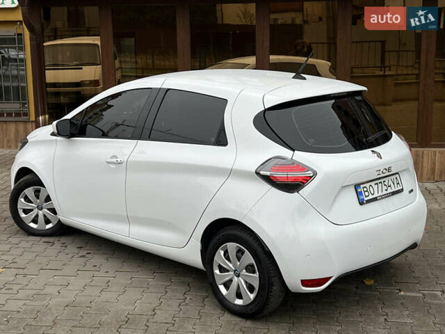 Белый Рено Зое, объемом двигателя 0 л и пробегом 31 тыс. км за 11999 $, фото 12 на Automoto.ua