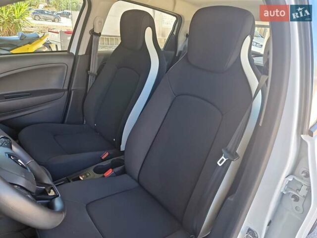 Белый Рено Зое, объемом двигателя 0 л и пробегом 53 тыс. км за 13500 $, фото 8 на Automoto.ua