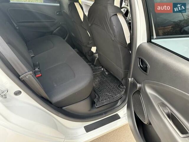 Рено Зое 2020 в Бердичеве на Automoto.ua Белый Рено Зое, объемом двигателя 0 л и пробегом 25 тыс. км за 13400 $, фото 14 на Automoto.ua