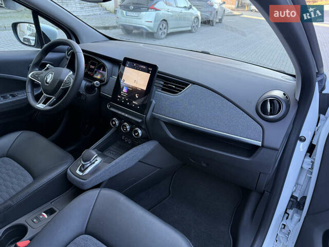 Білий Рено Зое, об'ємом двигуна 0 л та пробігом 23 тис. км за 13150 $, фото 17 на Automoto.ua