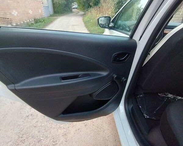 Рено Зое 2020 в Виннице на Automoto.ua Белый Рено Зое, объемом двигателя 0 л и пробегом 34 тыс. км за 13500 $, фото 35 на Automoto.ua