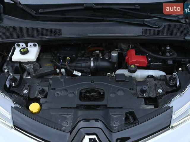 Білий Рено Зое, об'ємом двигуна 0 л та пробігом 41 тис. км за 13200 $, фото 16 на Automoto.ua