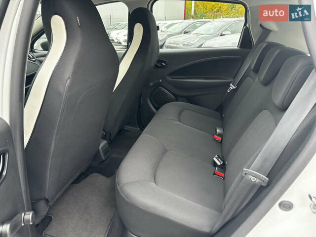 Белый Рено Зое, объемом двигателя 0 л и пробегом 41 тыс. км за 11600 $, фото 21 на Automoto.ua