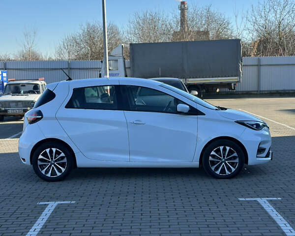 Белый Рено Зое, объемом двигателя 0 л и пробегом 90 тыс. км за 11800 $, фото 5 на Automoto.ua